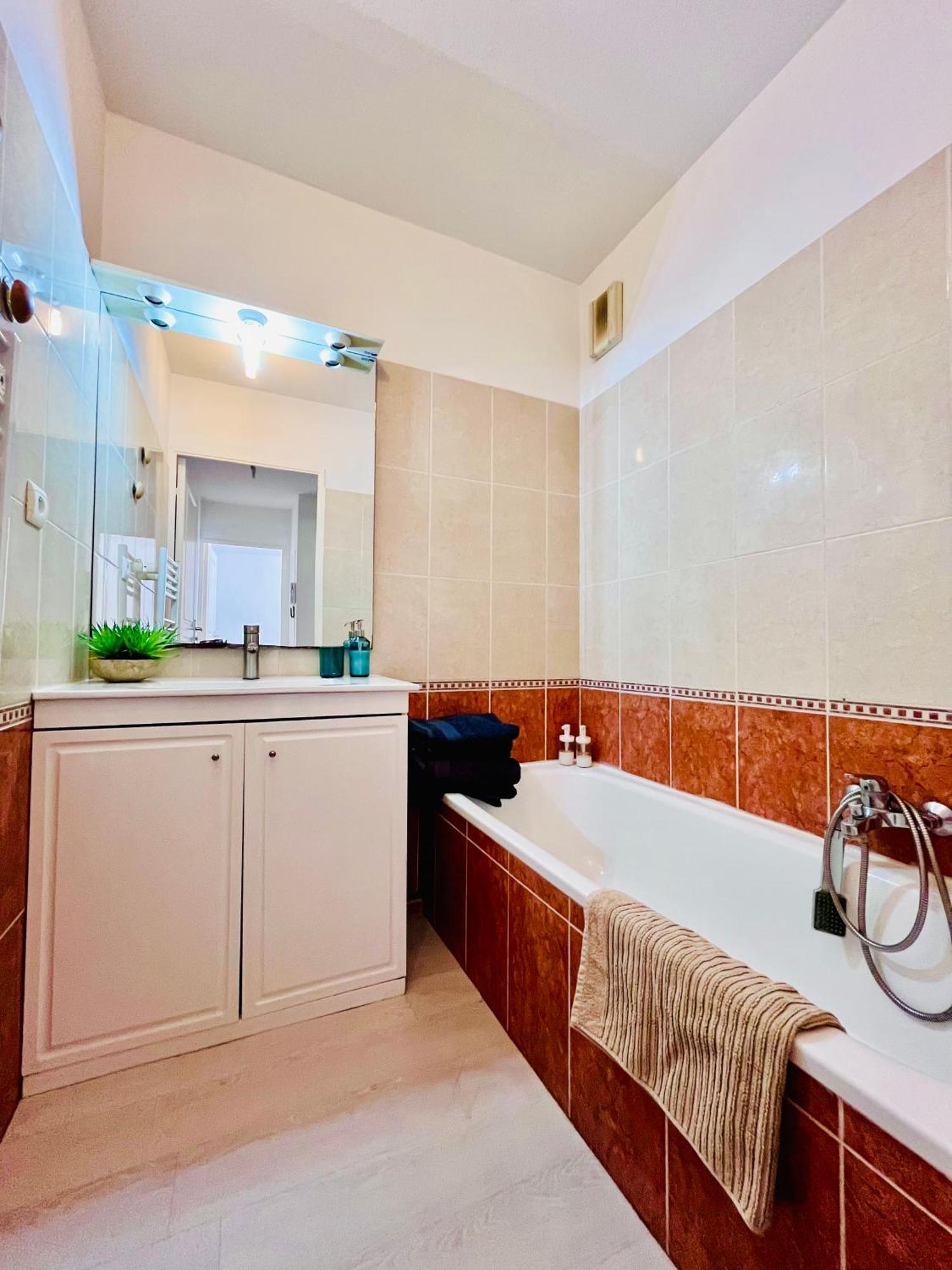 Magnificent Renovated Apartment, 2 Rooms Of 45 M2, Close Tothe Sea, Top Floor, Terrace Nice Exterior photo